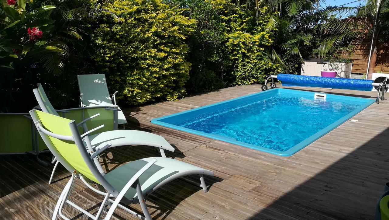 P'Ti Case D'Elena Bed & Breakfast Saint-Joseph Bagian luar foto